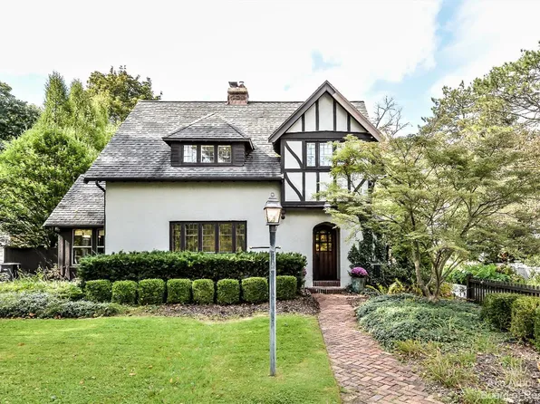 712 Onondaga St, Ann Arbor, MI 48104