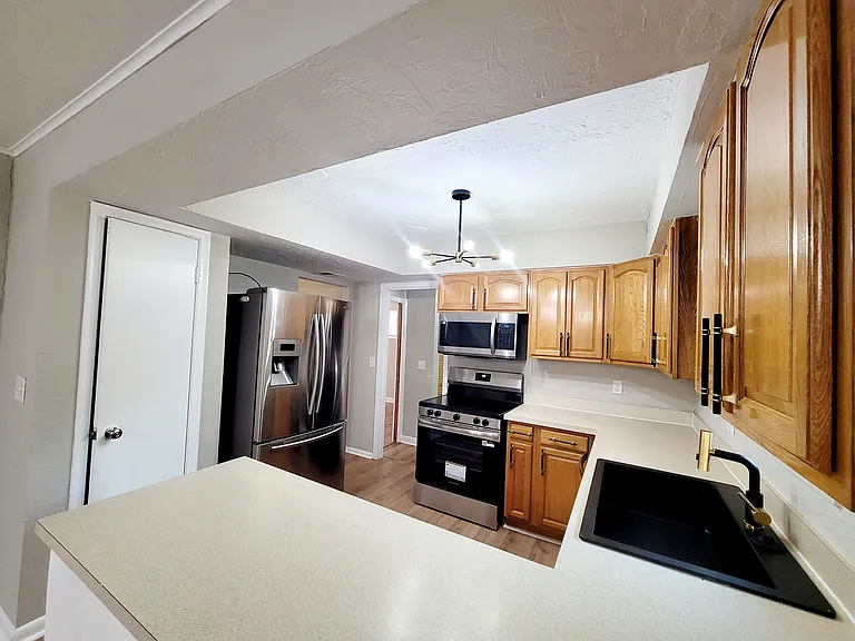 3116 W University Ave — Photo 18