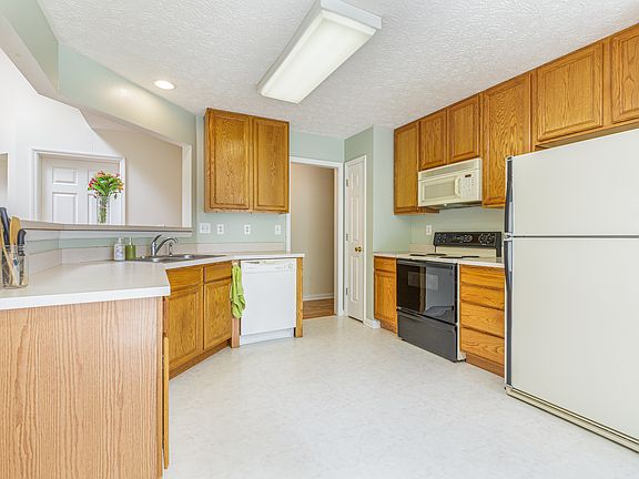 5th image of 5506 Fair Oaks Ln