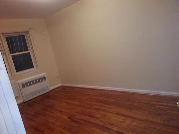 4th image of 1111 E 88th St #1