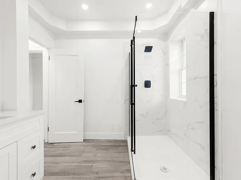 166 Wentworth St S #3 — Photo 15