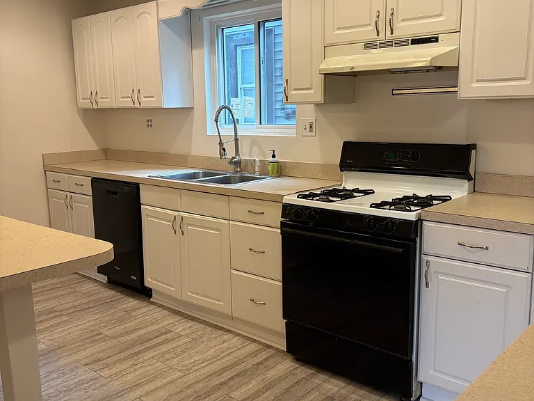 17 Sheffield Ave #1 — Photo 3