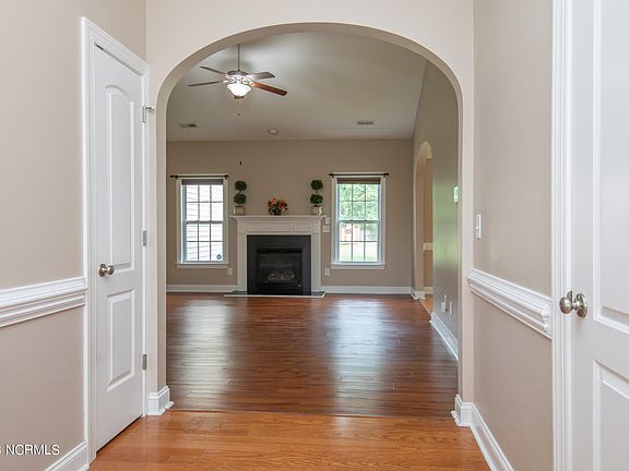 5th image of 3656 Thornbrook Drive