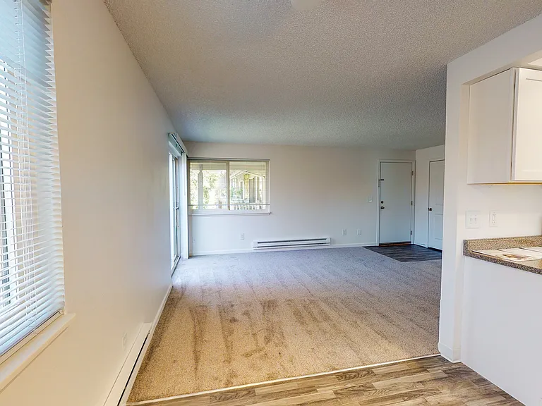 Villa Des Moines Apartments — Photo 25