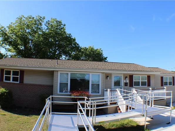 6 Snidow Blvd, Newport News, VA 23608