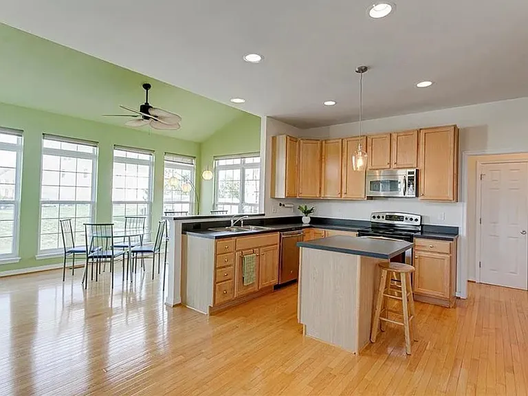 232 Ashbury Hills Dr — Photo 5