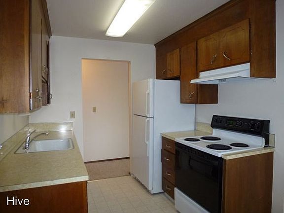 3rd image of 7101 Roosevelt Way NE APT 405