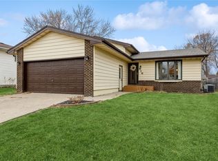 516 NW Calista Ct, Grimes, IA 50111