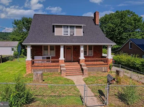 125 Pine St, Petersburg, WV 26847