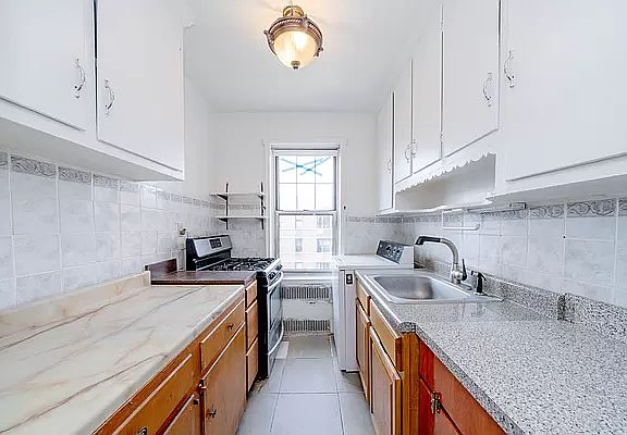 2nd image of 601 E 19th St APT 6D