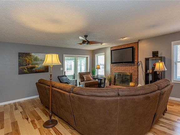 3rd image of 6860 Steinmeier Dr W
