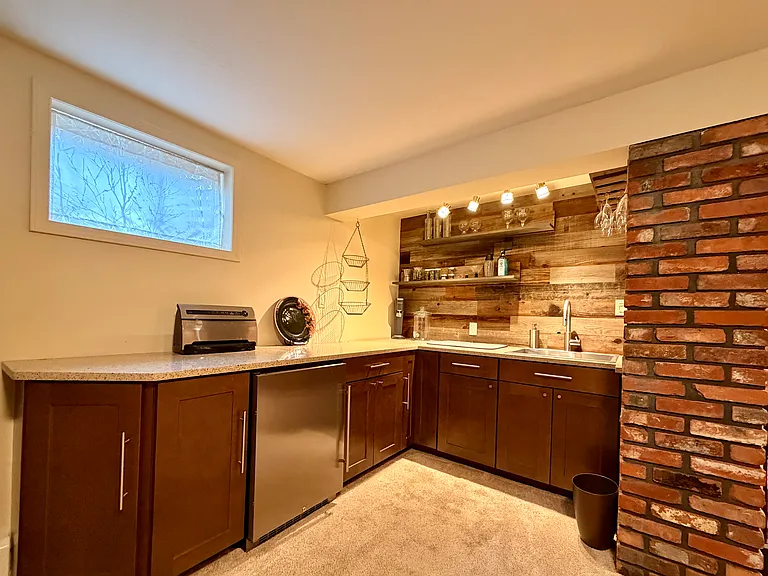 2225 Jewel St — Photo 39