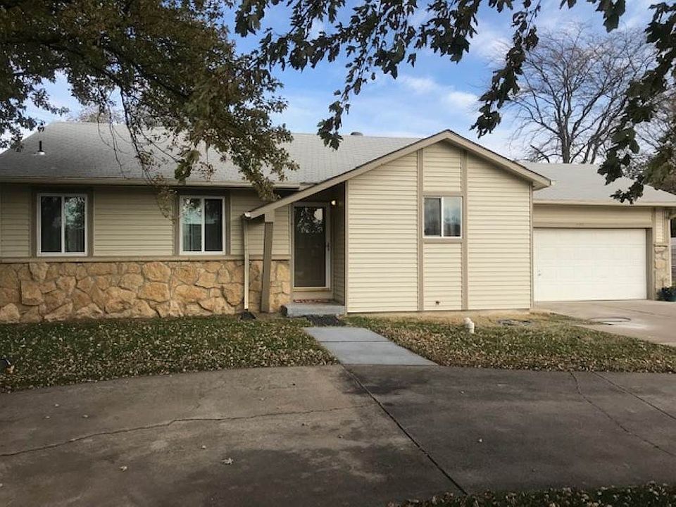 1st image of 114 W Berlin Dr