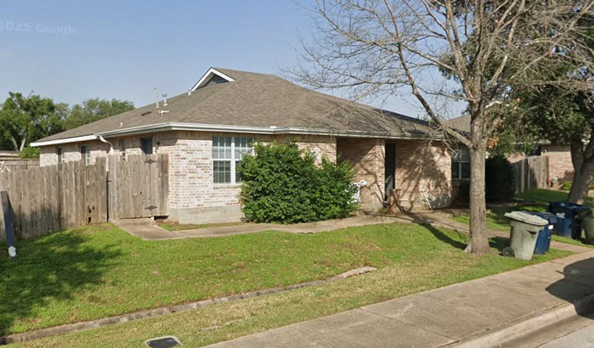 3 bed, 1324 sqft, $1,400 — Photo 1