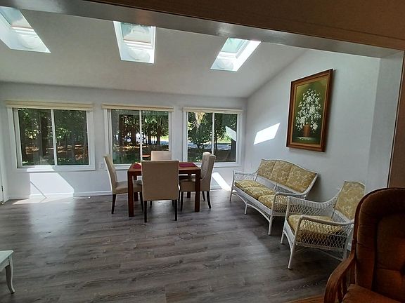 4th image of 3302 Thornbrook Ct