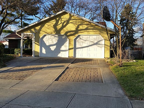 2nd image of 5250 Williamsburg Cir