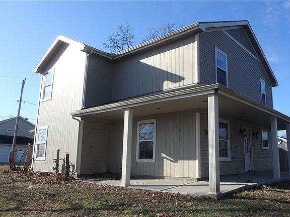 3rd image of 601 Prospect St