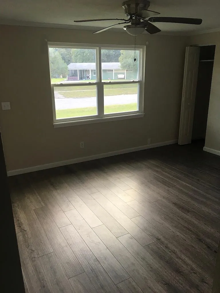 123 Meadowbrook Dr — Photo 2