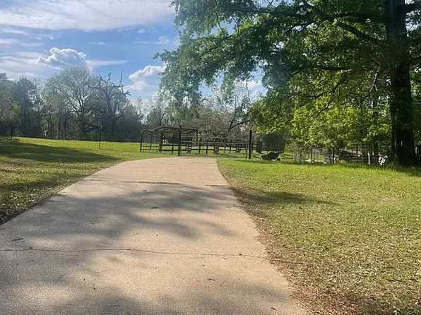 2253 Krist Ln, Pineville, LA 71360