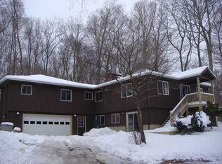 42 Barker Hill Dr, Guilford, CT 06437