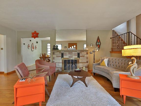 3rd image of 305 Glenmont Ave