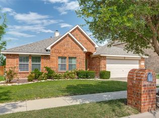 1204 Hickory Bend Ln, Fort Worth, TX 76108