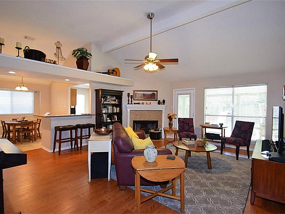 4th image of 17414 Chamberlain Dr