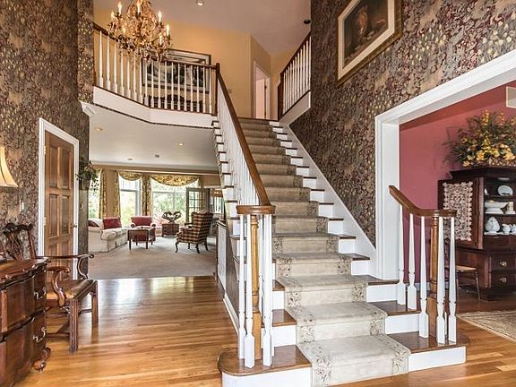 4th image of 2493 Cummins Hill Dr