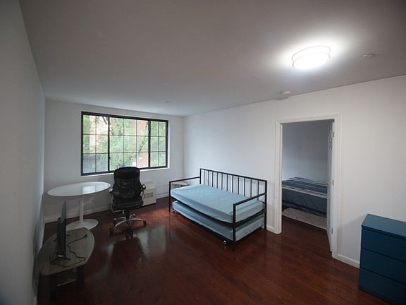 3rd image of 24 Lawton St APT 2H