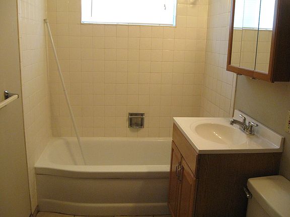 4th image of 2909 Seneca St APT B