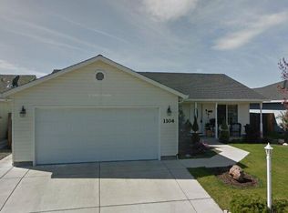 1104 Twin Rocks Dr, Central Pt, OR 97502