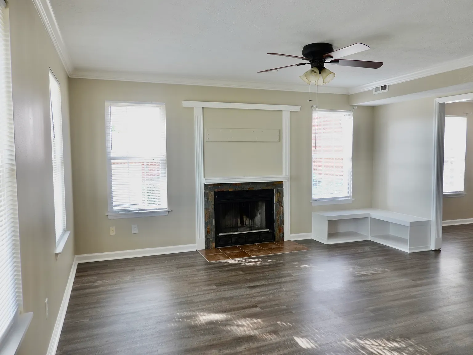 3 bed, 2.5 bath, 1440 sqft, $1,895 — Photo 2