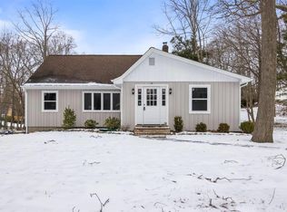 28 Briarcliff Rd, Shoreham, NY 11786