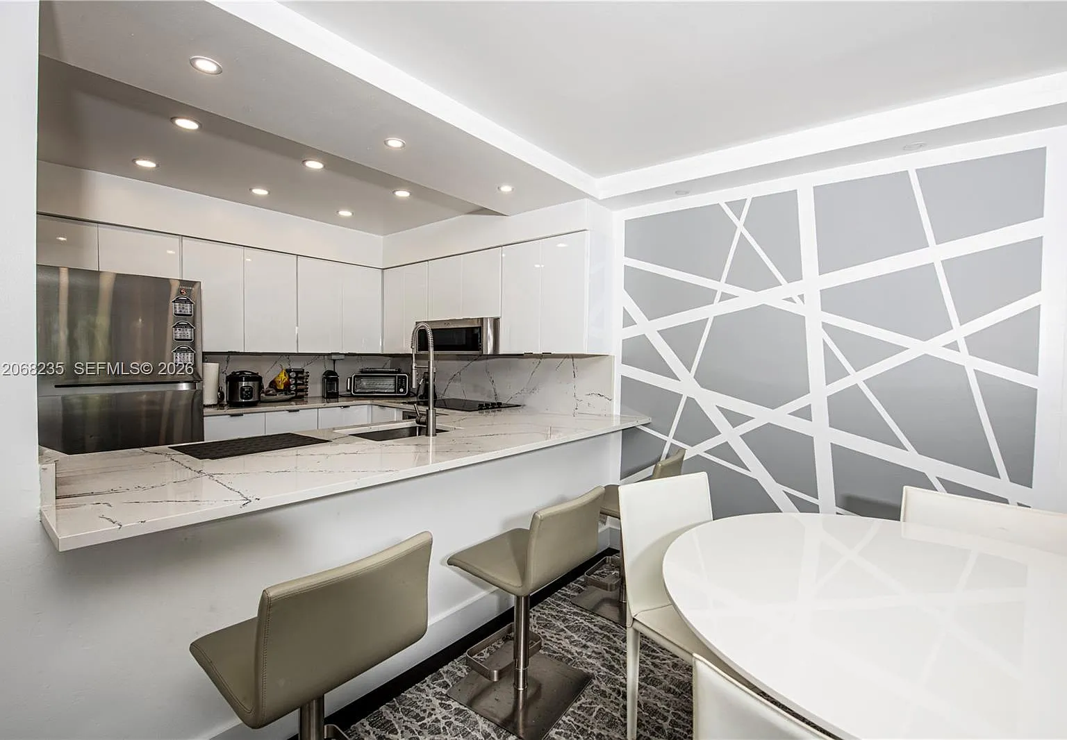 401 Ocean Dr — Photo 4