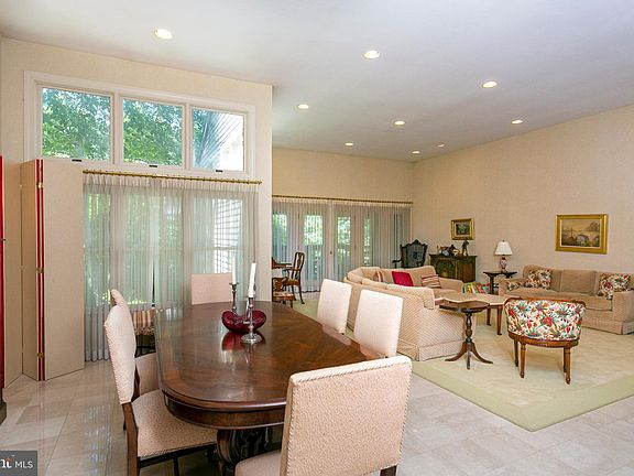 5th image of 1770 Oak Hill Dr