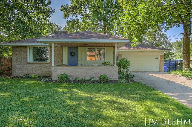 1st image of 2748 Abigail St SE