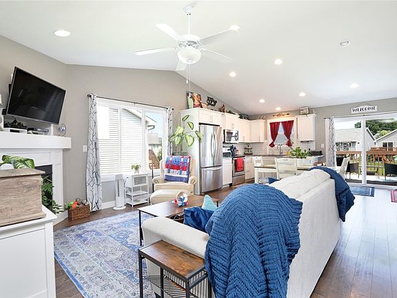 5th image of 1505 Bennetts Way NW