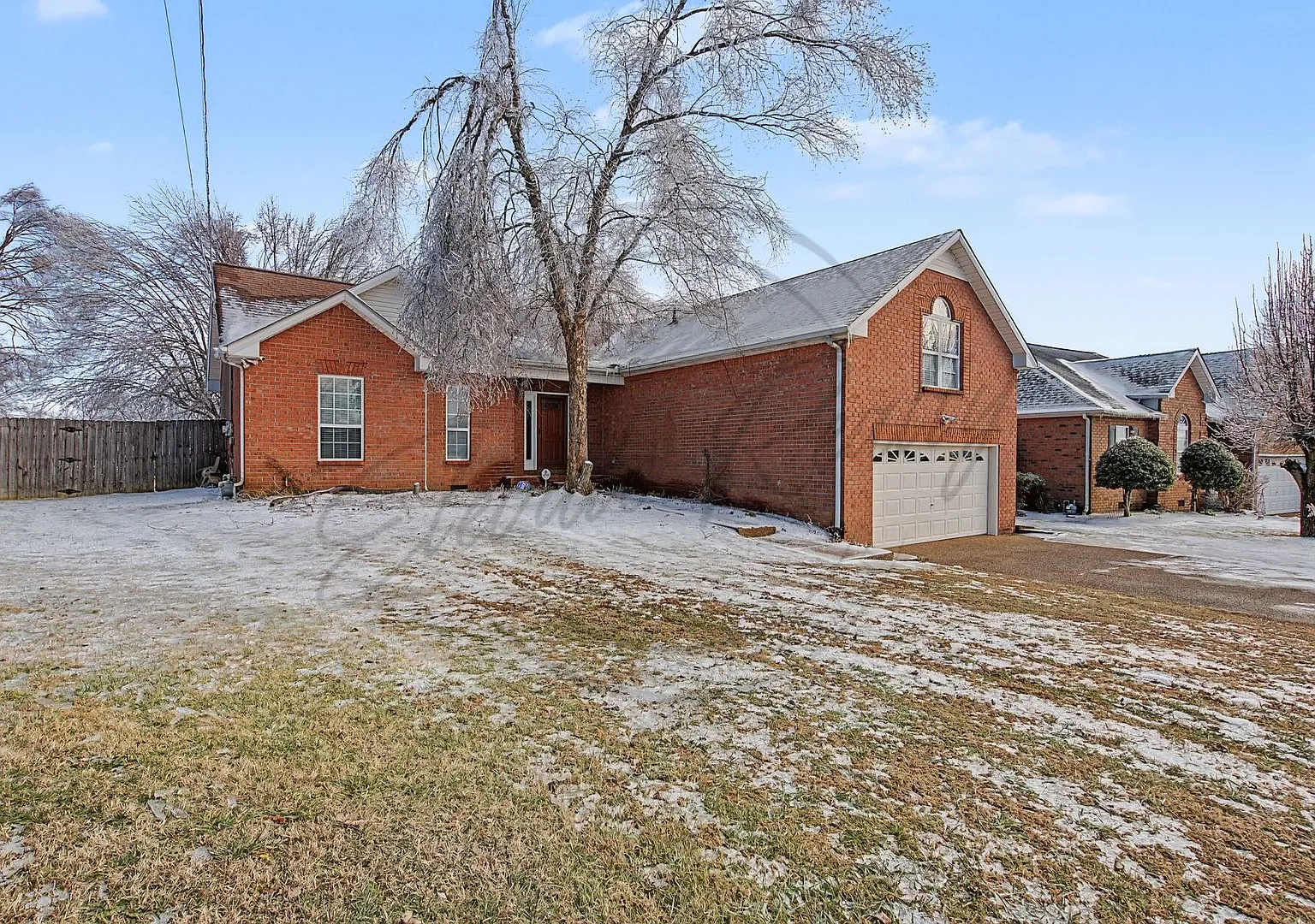 Three Bedroom Brick Home in Hendersonville! — Photo 2