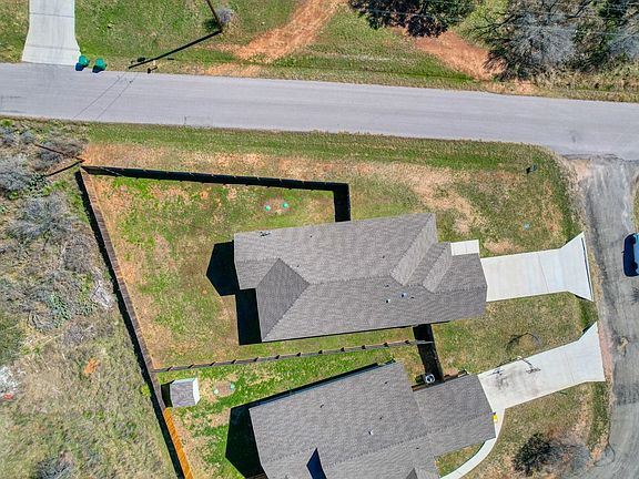 3rd image of 1516 stonecrest Drive