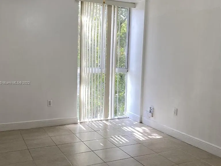 7035 NW 186th St — Photo 11