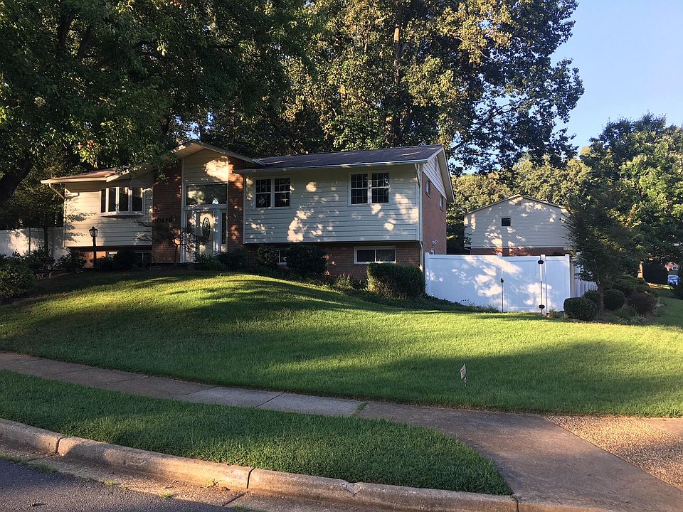 1st image of 10119 Eastlake Dr