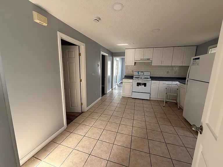 18 Meadow St #2 — Photo 1