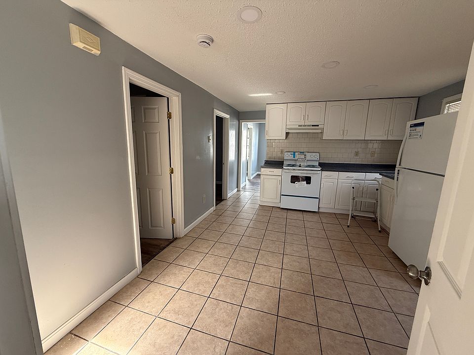 1st image of 18 Meadow St Floor 2