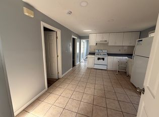 18 Meadow St FLOOR 2, Taunton, MA 02780