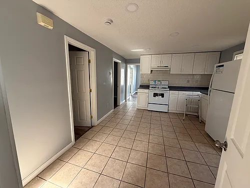 18 Meadow St #2 Photo 1