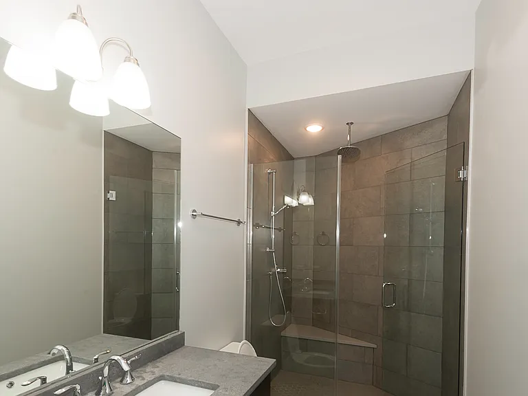 520 N Western Ave #2D — Photo 6