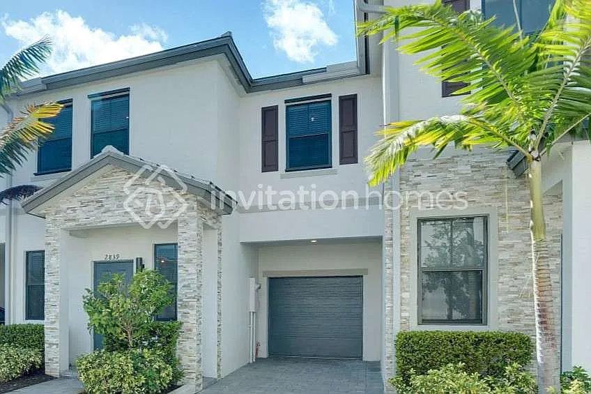2839 SW 16th Ter