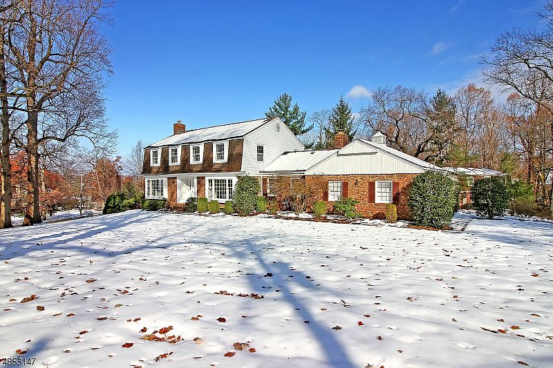 2nd image of 199 Oakwood Dr