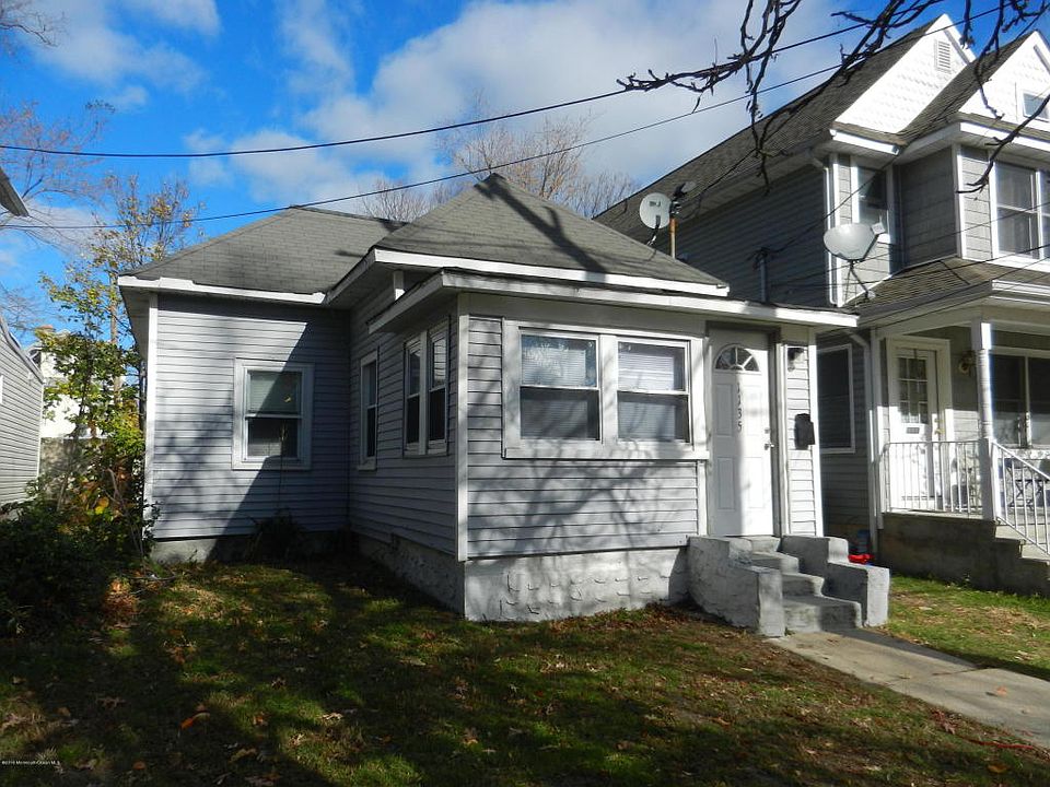2nd image of 1135 Sewall Ave