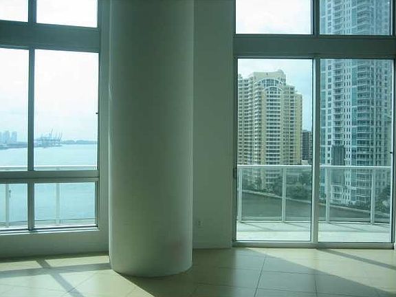 2nd image of 300 S Biscayne Blvd APT 418
